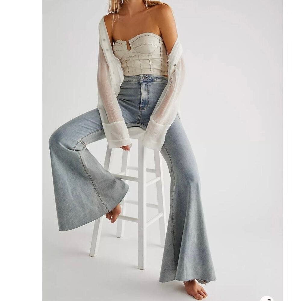 Free People Just Float On Super Flare Mid Rise Jeans Sea Mist Light Wash Size 24 - Picture 13 of 13